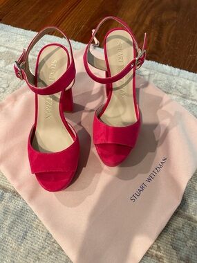 Stuart Weitzman
Ryder Suede
Platform Sandal
Size 7B
Color: Azalea